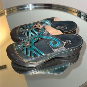 L'ATISTE Black and Blue Mules Comfortable Stylish Design